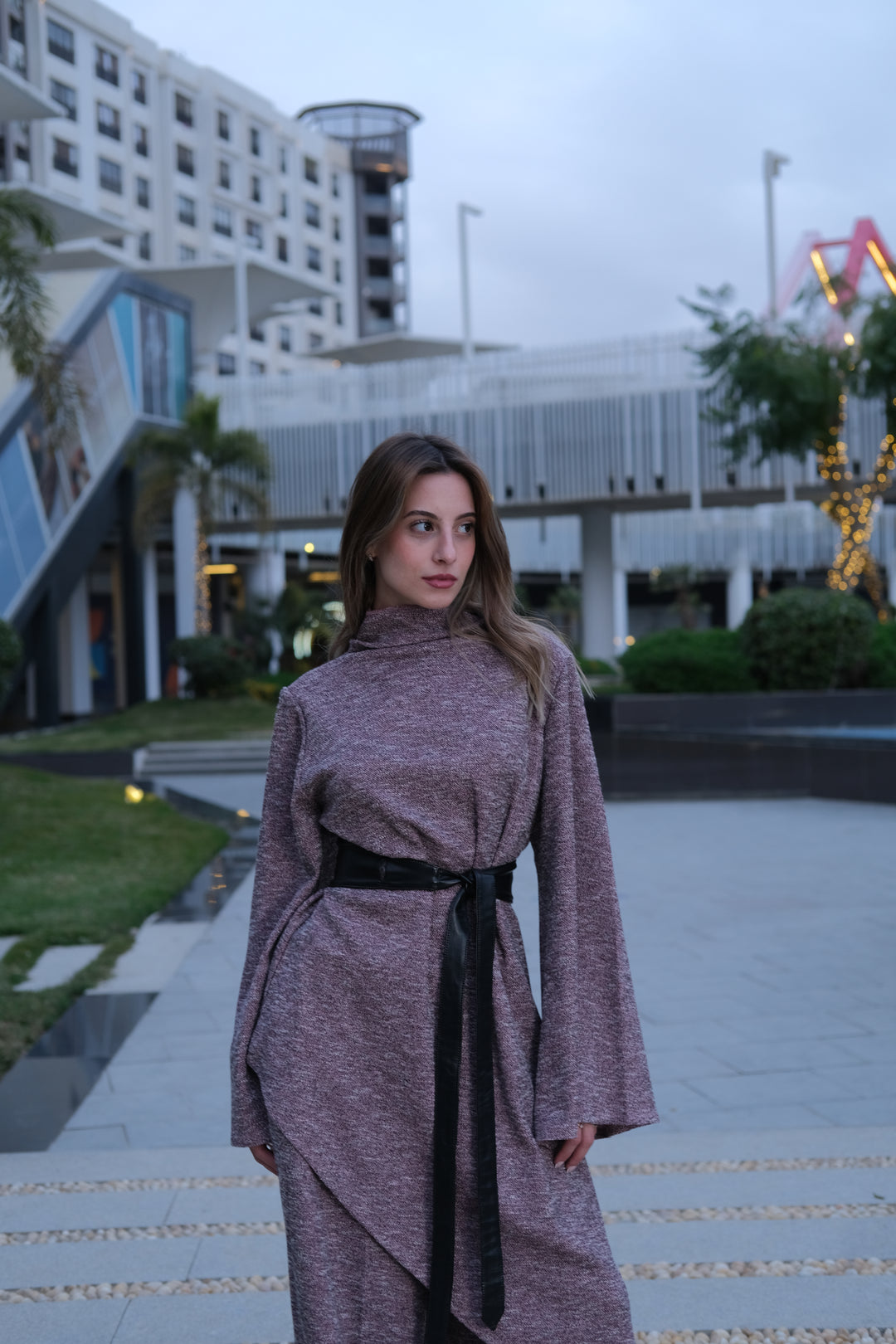 Asymmetric highneck set