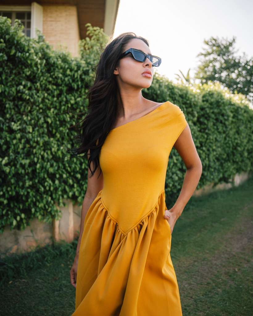 V shape dress