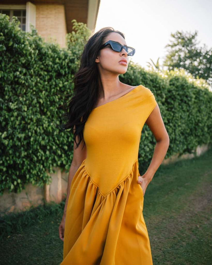 V shape dress